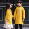 Áo dài Tết PT22 vàng tafta họa tiết lân, tay phối màu may mắn cho gia đình - 140.000 VND 2