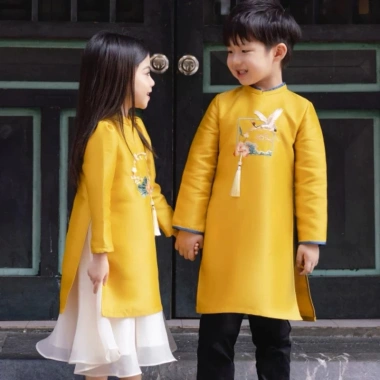 Áo dài Tết PT22 vàng tafta họa tiết lân, tay phối màu may mắn cho gia đình - 140.000 VND 2