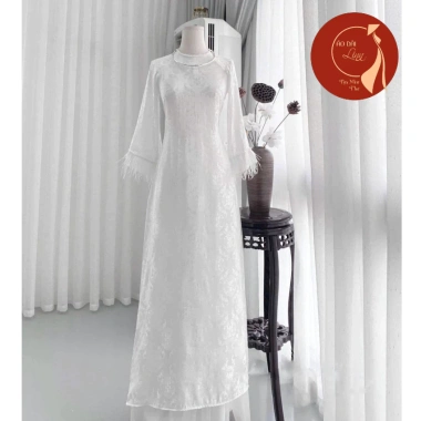 Áo dài truyền thống dáng xuông gấm thọ tay loe phối lông vũ đính kết tỉ mỉ khuyến mãi 365.000 5 Áo dài truyền thống dáng xuông gấm thọ tay loe phối lông vũ đính kết tỉ mỉ khuyến mãi 365.000 5
