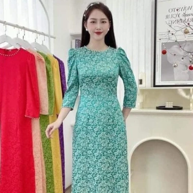 Áo dài truyền thống hoa trà gấm co dãn, tay bồng, tay lỡ, cổ tròn sát – 95.000₫