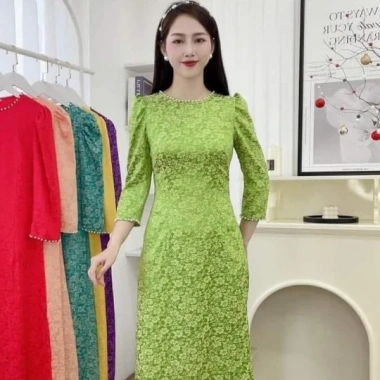 Áo dài truyền thống hoa trà gấm co dãn, tay bồng, tay lỡ, cổ tròn sát – 95.000₫