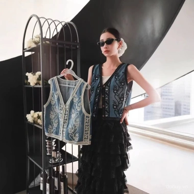 Áo denim thêu sequin style Trung Quốc – Vest nữ không tay đa năng, thời trang 6 Áo denim thêu sequin style Trung Quốc – Vest nữ không tay đa năng, thời trang 6