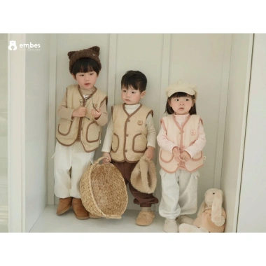 Áo Gile Hai Mặt Phao và Nỉ Lông Dày Dặn Cho Bé 8-18kg - Bộ Sưu Tập Mới Giá Ưu Đãi 228.000đ 6 Áo Gile Hai Mặt Phao và Nỉ Lông Dày Dặn Cho Bé 8-18kg - Bộ Sưu Tập Mới Giá Ưu Đãi 228.000đ 6