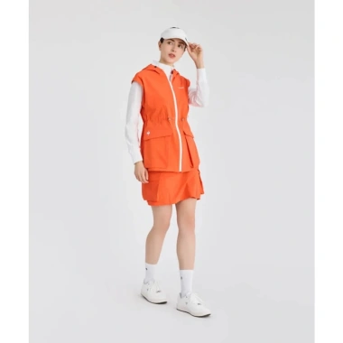 Áo Gile Le Coq Golf Nữ LG4FVER1LV-OR00 - Thiết kế thời trang, chất liệu ấm áp, giảm còn 3.534.545₫ 4 Áo Gile Le Coq Golf Nữ LG4FVER1LV-OR00 - Thiết kế thời trang, chất liệu ấm áp, giảm còn 3.534.545₫ 4