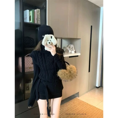 Áo gile len thừng cổ lọ dày dặn kèm đai QCCC - Giá 75.200₫, giảm 15%