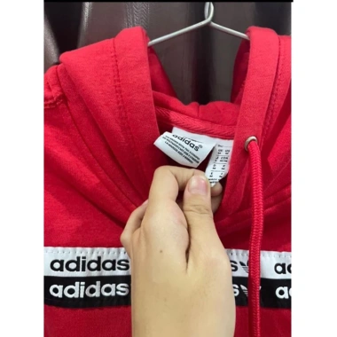 Áo hoodie adidas chần bông size M - Thanh lý giá 680.000, giảm tới hai mươi phần trăm