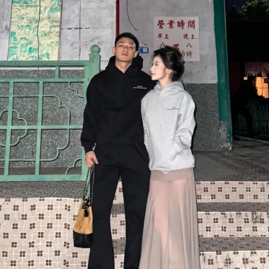 Áo Hoodie Nỉ Guardian Dare To Outlive Your Fears Unisex Form Boxy Rộng Có Mũ Chất Cao Cấp Giá 500.000 VND
