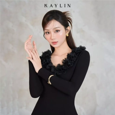 Áo KAYLIN cổ phối hoa dài tay, thun lụa cotton 2 lớp co giãn, phong cách cá tính - BST Tháng 12.2.025 A120T12 giá 420.000