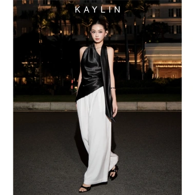 Áo KAYLIN cổ yếm chiết eo lụa nhũ ánh kim thanh lịch BST Thu Đông 2.025 - Giá giảm còn 410.000 VND