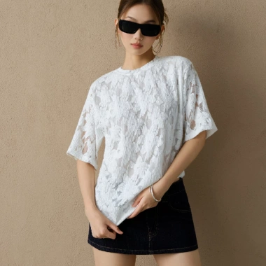 Áo Kaylin Floral Lace tay ngắn dáng suông ren thun hoa dệt nổi - A147T3, 400k