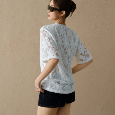 Áo Kaylin Floral Lace tay ngắn dáng suông ren thun hoa dệt nổi - A147T3, 400k 3 Áo Kaylin Floral Lace tay ngắn dáng suông ren thun hoa dệt nổi - A147T3, 400k 3
