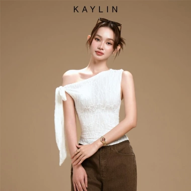 Áo KAYLIN lệch vai thắt nơ, vải thun ren thêu nổi – Cá tính, BST Thu 2.025, chỉ 310k 4 Áo KAYLIN lệch vai thắt nơ, vải thun ren thêu nổi – Cá tính, BST Thu 2.025, chỉ 310k 4