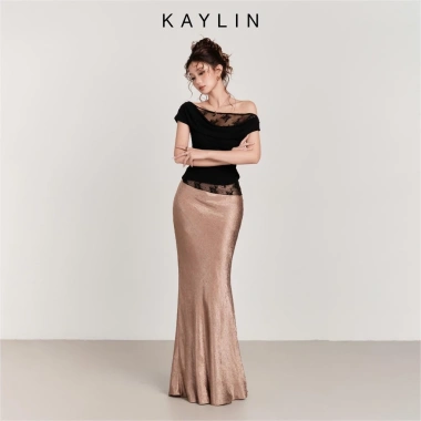 Áo KAYLIN NOIR Drape trễ vai viền ren, thun poly dẻo, BST Hè 2.025 - Giá chỉ 330.000đ