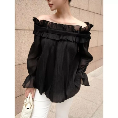 Áo KAYLIN trễ vai tay dài, vải voan tơ mềm mại, cá tính - 11/2.025 A96T11 410k
