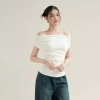 Áo Kaylin trễ vai tay ngắn ôm, vải thun co giãn, gợi cảm - BST Tháng 10/2.025, giá 326.000đ