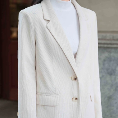 Áo khoác blazer cổ vest nhung 2 túi hông - YOONA ET21S218 giảm giá 224k 3 Áo khoác blazer cổ vest nhung 2 túi hông - YOONA ET21S218 giảm giá 224k 3