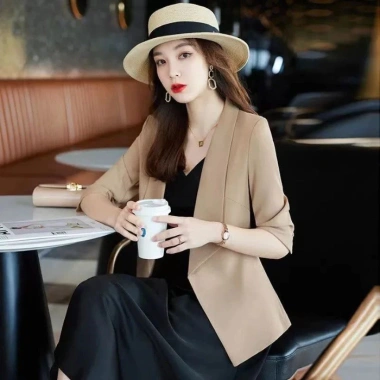 Áo khoác blazer mỏng cỡ lớn tay ba phần tư bảo vệ nắng mùa hè cho phụ nữ mũm mĩm 10 Áo khoác blazer mỏng cỡ lớn tay ba phần tư bảo vệ nắng mùa hè cho phụ nữ mũm mĩm 10