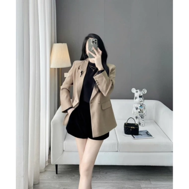 Áo khoác blazer nữ cúc đồng tag thương hiệu - Sang trọng Quảng Châu, 449.000₫ 8 Áo khoác blazer nữ cúc đồng tag thương hiệu - Sang trọng Quảng Châu, 449.000₫ 8
