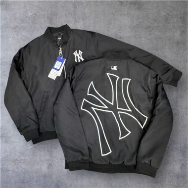 Áo Khoác Bomber Form Nhỏ Đặt Tăng 1 Size M L Logo Thêu TQXK Nam Nữ 399.000₫