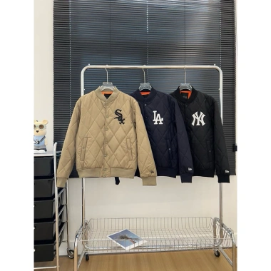Áo Khoác Bomber Form Nhỏ Đặt Tăng 1 Size M L Logo Thêu TQXK Nam Nữ 399.000₫