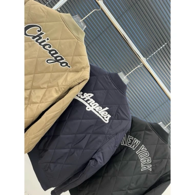 Áo Khoác Bomber Form Nhỏ Đặt Tăng 1 Size M L Logo Thêu TQXK Nam Nữ 399.000₫