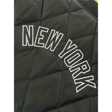 Áo Khoác Bomber Form Nhỏ Đặt Tăng 1 Size M L Logo Thêu TQXK Nam Nữ 399.000₫