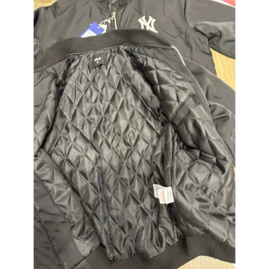 Áo Khoác Bomber Form Nhỏ Đặt Tăng 1 Size M L Logo Thêu TQXK Nam Nữ 399.000₫