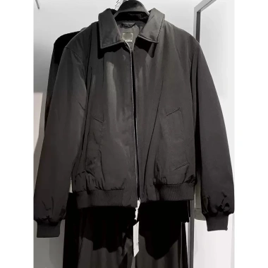 Áo khoác bomber Zara nam chần bóng cổ bè 2 màu đen kem - Giảm giá 1.0 triệu