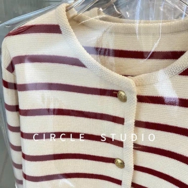 Áo khoác cardigan len kẻ sọc ngang đen trắng Hàn Quốc 189.000 (KS2.288)