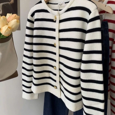 Áo khoác cardigan len kẻ sọc ngang đen trắng Hàn Quốc 189.000 (KS2.288)