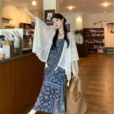 Áo Khoác Cardigan Ren Dệt Kim Dáng Rộng Vintage, Mỏng Mềm, Dễ Phối – 82.000₫ (Giảm 21%) 3 Áo Khoác Cardigan Ren Dệt Kim Dáng Rộng Vintage, Mỏng Mềm, Dễ Phối – 82.000₫ (Giảm 21%) 3