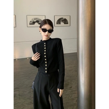 Áo khoác cardigan tay dài croptop basic khuy mạ đồng sang chảnh NGOMINH SP221 6 Áo khoác cardigan tay dài croptop basic khuy mạ đồng sang chảnh NGOMINH SP221 6