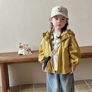 Áo khoác chống gió mùa xuân thu cho bé gái phong cách Hàn Quốc, siêu mỏng nhẹ, giá chỉ 328.639₫ 6 Áo khoác chống gió mùa xuân thu cho bé gái phong cách Hàn Quốc, siêu mỏng nhẹ, giá chỉ 328.639₫ 6