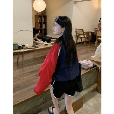 Áo khoác crop top logo thêu form rộng bo xương dây rút MS 02 - Giá 100k, giảm tới 23% thời trang nữ phù hợp mọi dịp 5 Áo khoác crop top logo thêu form rộng bo xương dây rút MS 02 - Giá 100k, giảm tới 23% thời trang nữ phù hợp mọi dịp 5