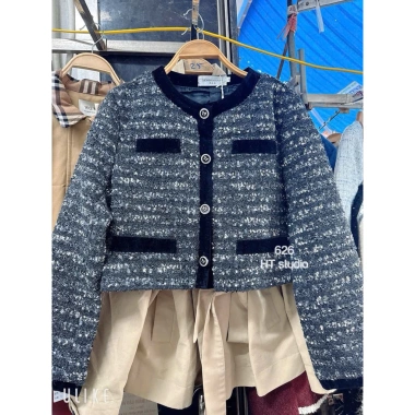 Áo khoác dạ tweed nữ dáng ngắn mác SenduoDuo – QCCC, giá ưu đãi 676k 3 Áo khoác dạ tweed nữ dáng ngắn mác SenduoDuo – QCCC, giá ưu đãi 676k 3