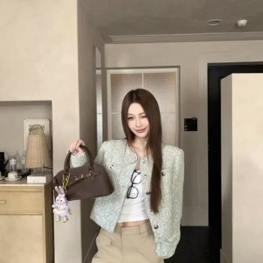 Áo khoác dài thời trang nữ cao cấp mùa thu đông – Phong cách mới, phù hợp dáng rộng & slim, sale giảm 17%, giá 117.612₫