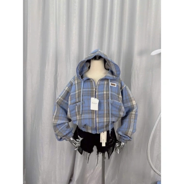 Áo khoác dáng lửng nữ caro cổ cao, nón rộng, siêu to chống nắng - 145.575₫