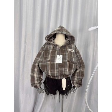 Áo khoác dáng lửng nữ caro cổ cao, nón rộng, siêu to chống nắng - 145.575₫