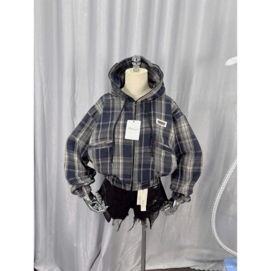Áo khoác dáng lửng nữ caro cổ cao, nón rộng, siêu to chống nắng - 145.575₫