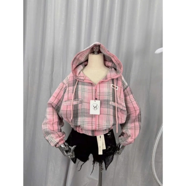 Áo khoác dáng lửng nữ caro cổ cao, nón rộng, siêu to chống nắng - 145.575₫ 9 Áo khoác dáng lửng nữ caro cổ cao, nón rộng, siêu to chống nắng - 145.575₫ 9