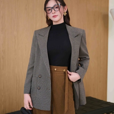 Áo khoác dáng suông cổ vest twill silk trẻ trung Orchid - Giá ưu đãi 699.650₫