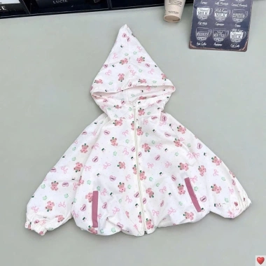 Áo khoác gió 2 lớp họa tiết gấu xinh cho bé gái 12-40kg dưới 1m4 mùa thu đông 149.000₫ 8 Áo khoác gió 2 lớp họa tiết gấu xinh cho bé gái 12-40kg dưới 1m4 mùa thu đông 149.000₫ 8