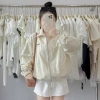 Áo khoác gió Boxi nữ croptop cổ bẻ 2 lớp dù nhăn, form ngắn thêu chữ - Giá 176k