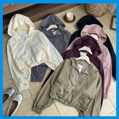 Áo Khoác Gió Croptop Nhiều Màu Có Mũ Dây Rút Chống Nắng Chống Gió Hàn Quốc 92k