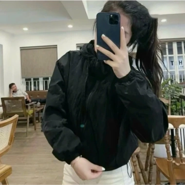 Áo Khoác Gió Croptop Nhiều Màu Có Mũ Dây Rút Chống Nắng Chống Gió Hàn Quốc 92k