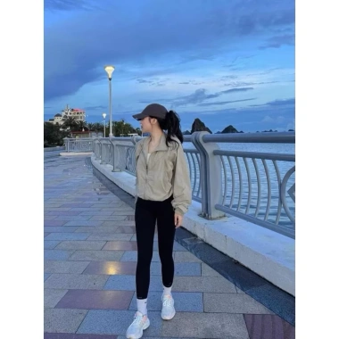 Áo Khoác Gió Nữ Croptop Cổ Đứng Basic - Thể Thao Năng Động, Giá 94.079đ Giảm Đặc Biệt 6
