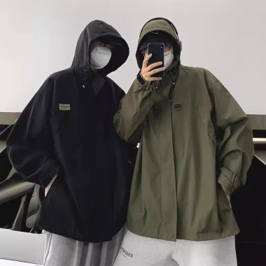 Áo khoác gió unisex form rộng lót nỉ dày dặn – Đen/Xanh, giảm còn 152k | X.STORE