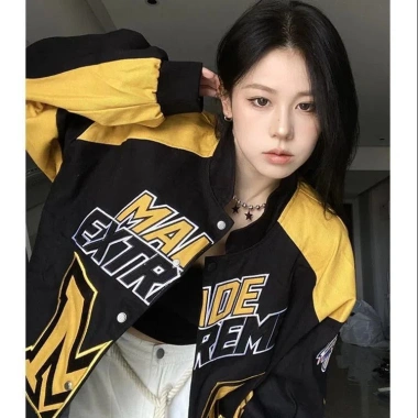 Áo khoác Hip Hop Retro 2.025 màu sắc tương phản, cổ đứng, bông tai kẹp, phong cách đường phố, xe máy 9 Áo khoác Hip Hop Retro 2.025 màu sắc tương phản, cổ đứng, bông tai kẹp, phong cách đường phố, xe máy 9