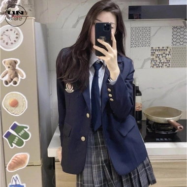 Áo khoác học sinh Hàn Quốc phong cách blazer cài cúc, túi và huy hiệu dễ thương - UNSTORE 319k