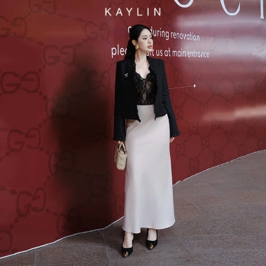 Áo khoác KAYLIN Blazer Tweed viền bèo sang trọng, thanh lịch, gợi cảm - Giá 480k 4 Áo khoác KAYLIN Blazer Tweed viền bèo sang trọng, thanh lịch, gợi cảm - Giá 480k 4